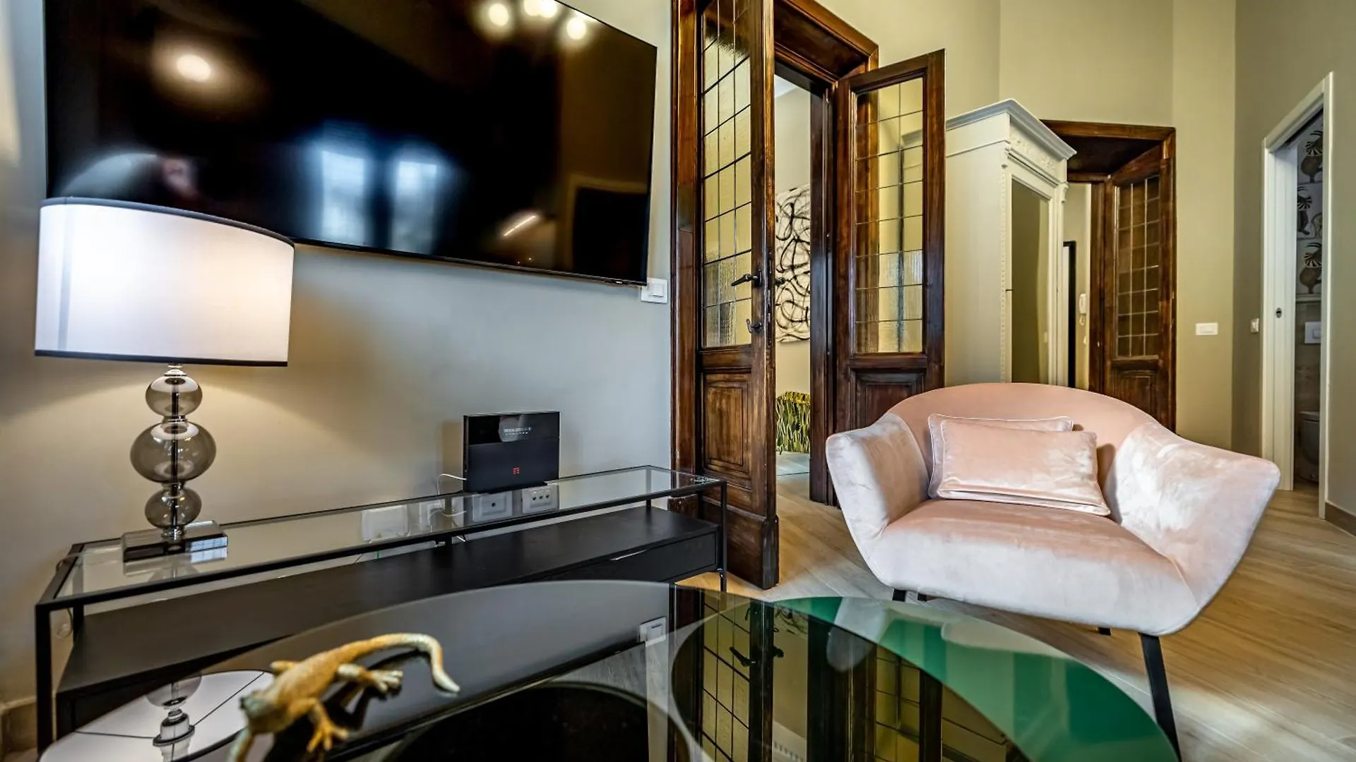 Yd Bright And Luxury Art Apartment Florence