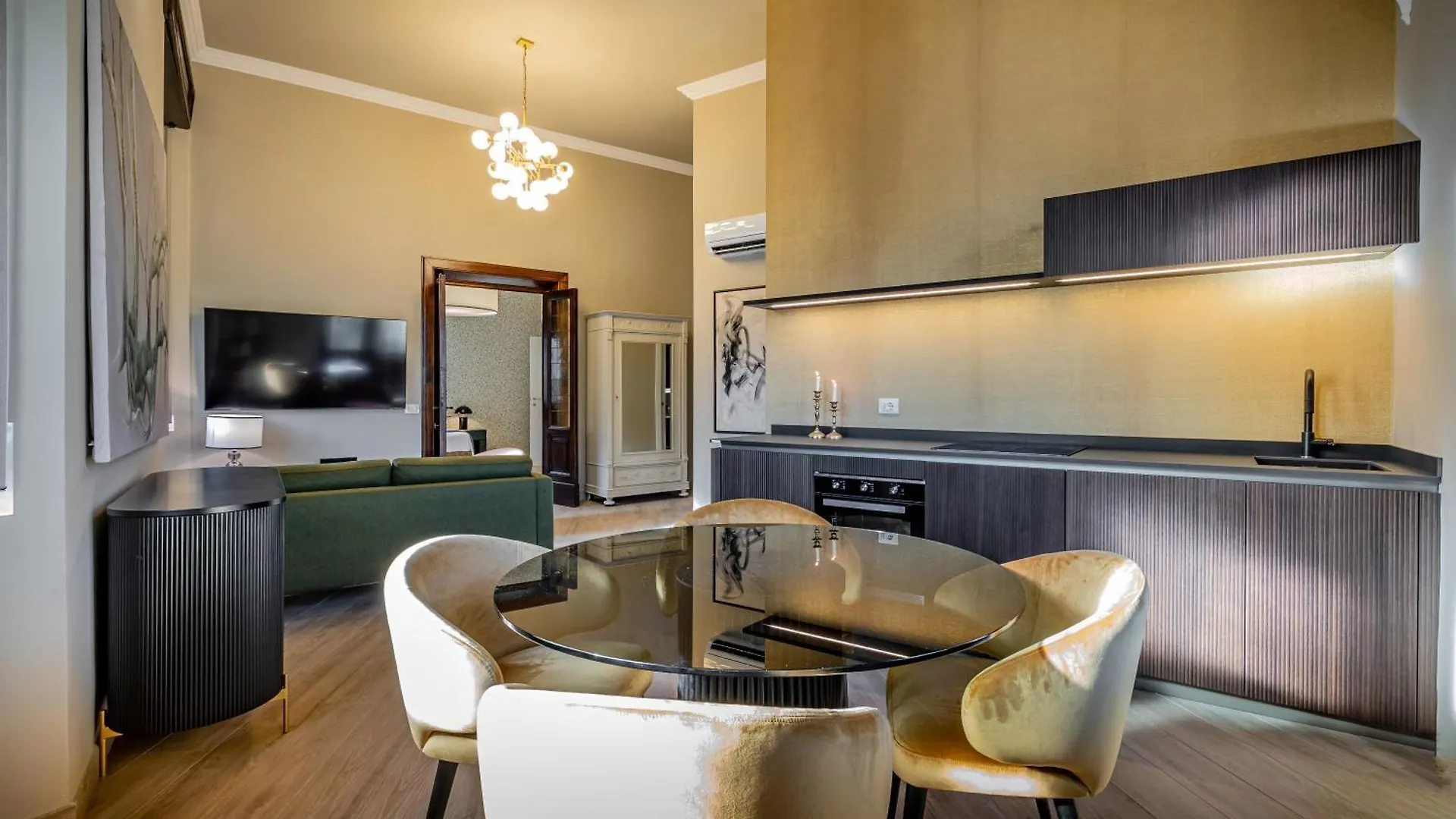 Yd Bright And Luxury Art Apartment Florence