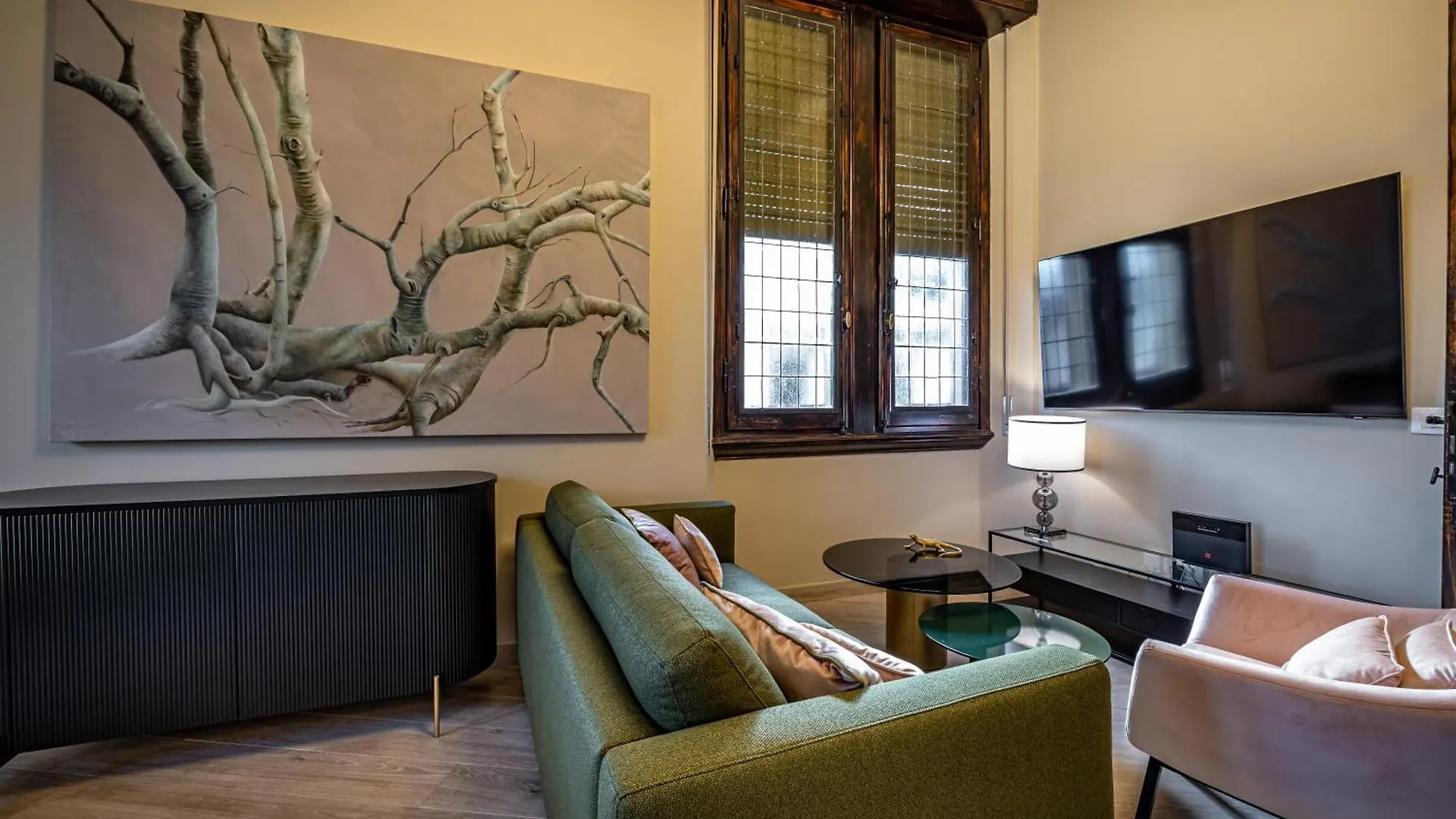 Yd Bright And Luxury Art Apartment Florence